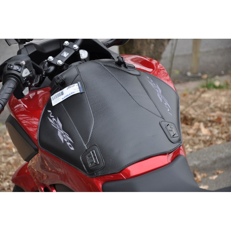 1671 : Bagster NC750X Tank Cover NC700 NC750